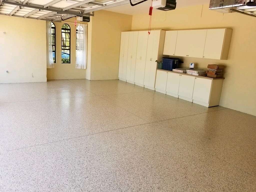 St. Petersburg Garage Makeovers: Polyaspartic vs. Epoxy Floor Coatings